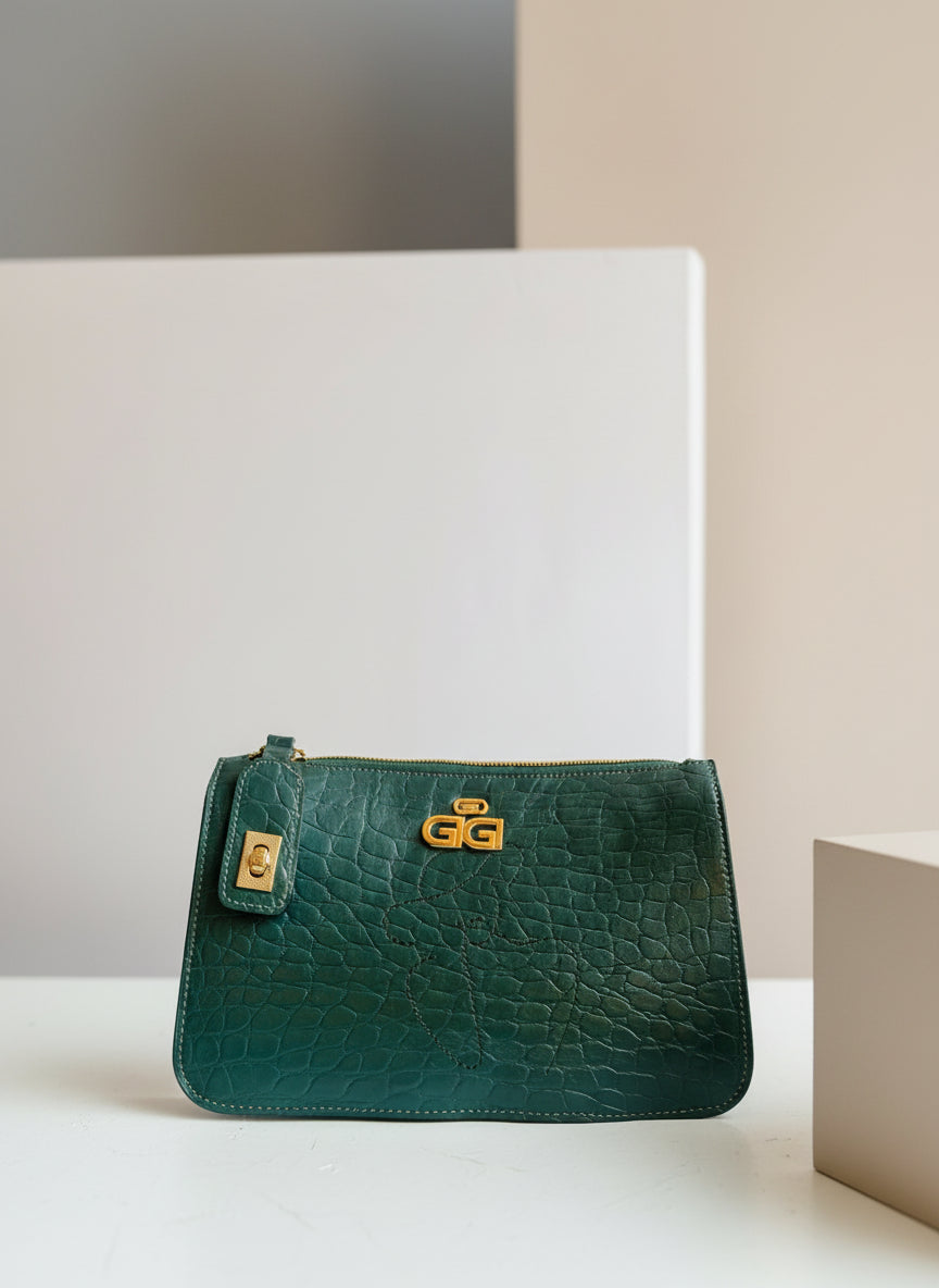 Gigi leather crossbody or shoulder bag.