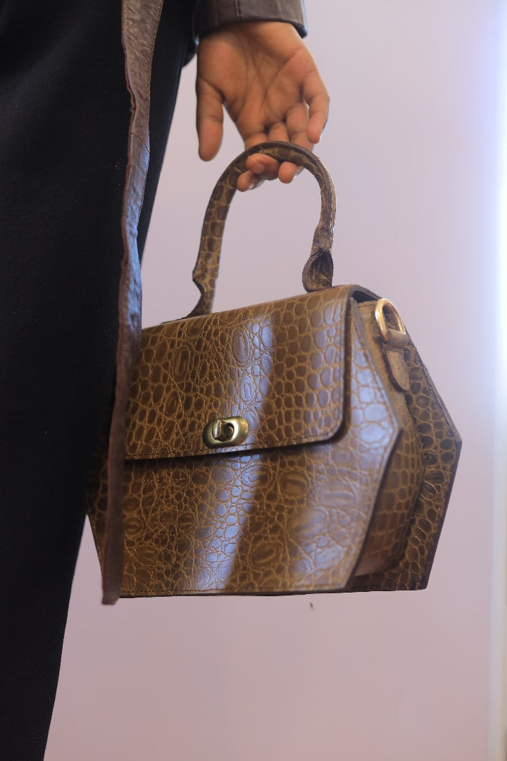 Crocodile Leather pattern Handbag – Premium Quality, Timeless Design with Secure Closure