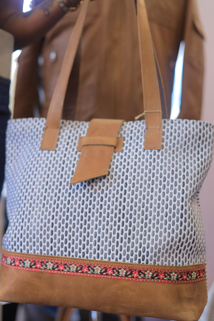 Boho Canvas Tote Bag – Durable, Spacious & Stylish Everyday Carry-All